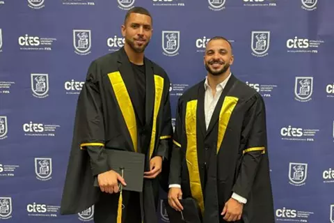 عمرو طارق وكريم طارق يحصلان على دبلومة الإدارة الرياضية من الفيفا